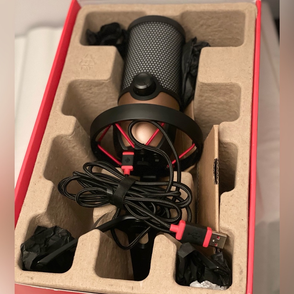 CHERRY USB Streaming Microphone - Picture 3 of 3